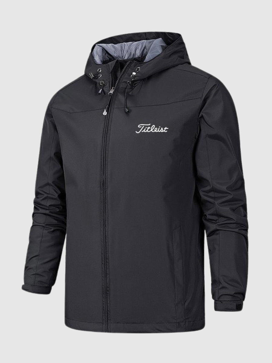 Kurtka przeciwdeszczowa Titleist prezentowana od przodu w pełnej palecie kolorystycznej