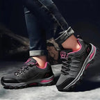 Buty górskie damskie z membraną GORE-TEX® zapewniającą ochronę przed deszczem i śniegiem