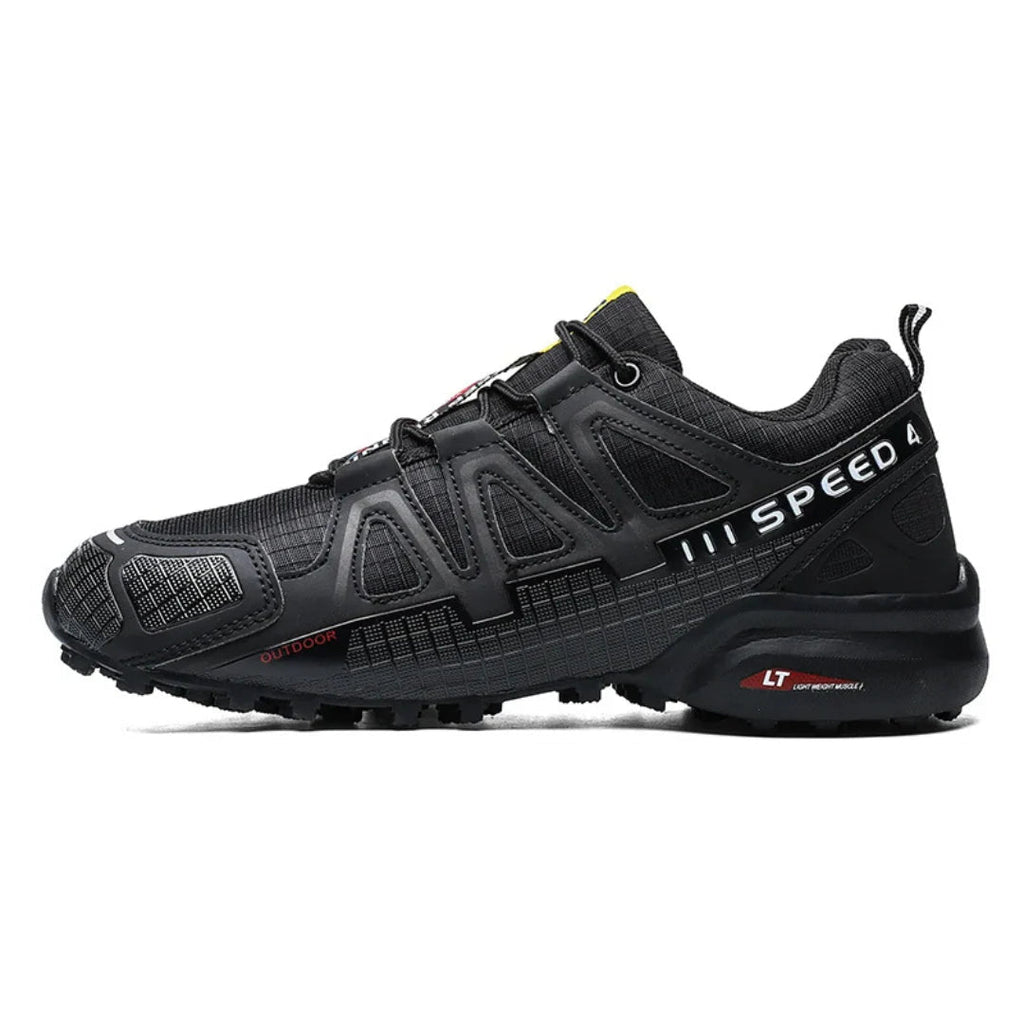 Model SpeedCross IV z oddychającym materiałem technicznym i ochronnymi wzmocnieniami strukturalnymi