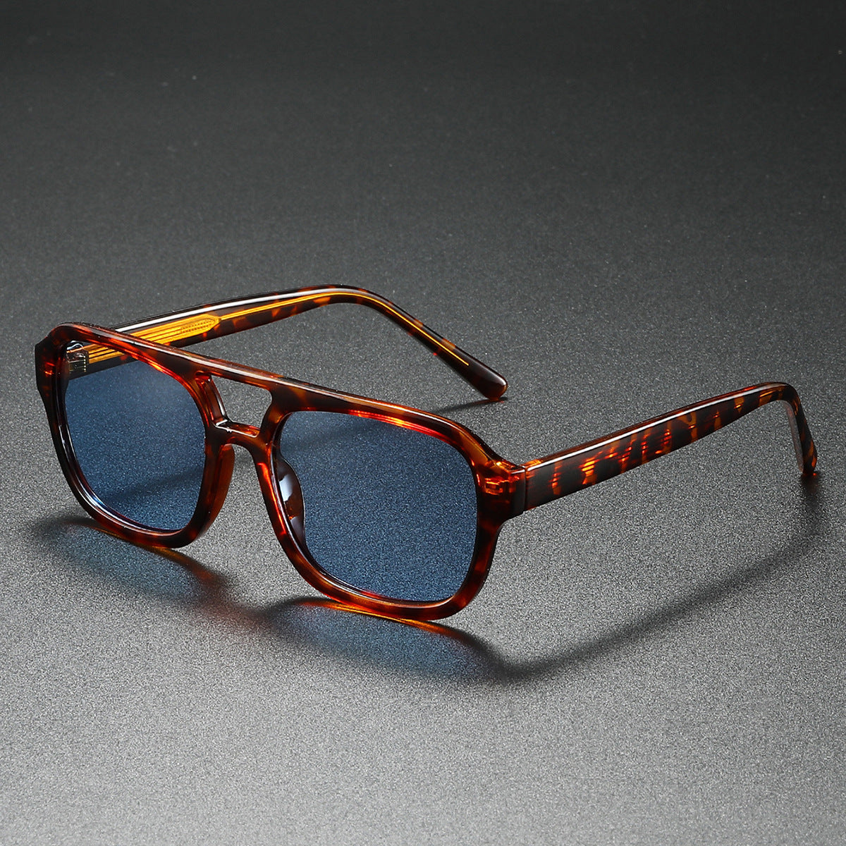 Damskie modne okulary przeciwsłoneczne w eleganckim, kanciastym designie