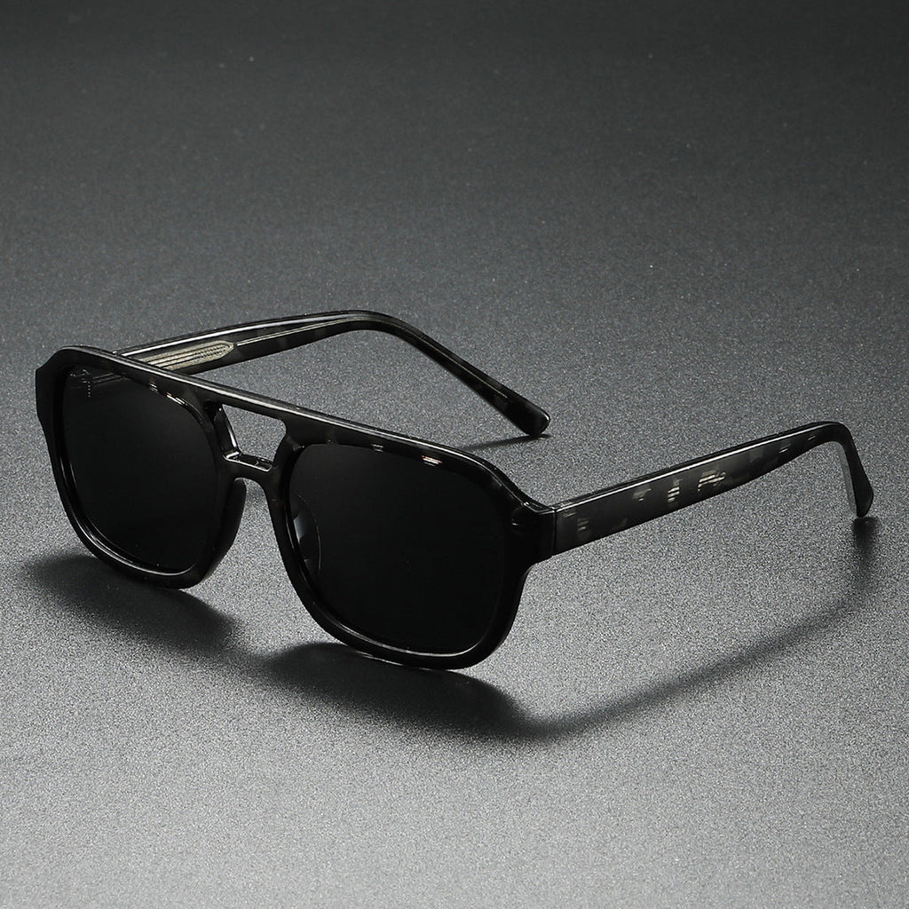 Damskie modne okulary przeciwsłoneczne w eleganckim, kanciastym designie