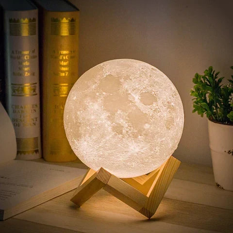 Dekoracyjna Lampa Księżyc 3D z Drewnianą Podstawką i Intuicyjnym Sterowaniem