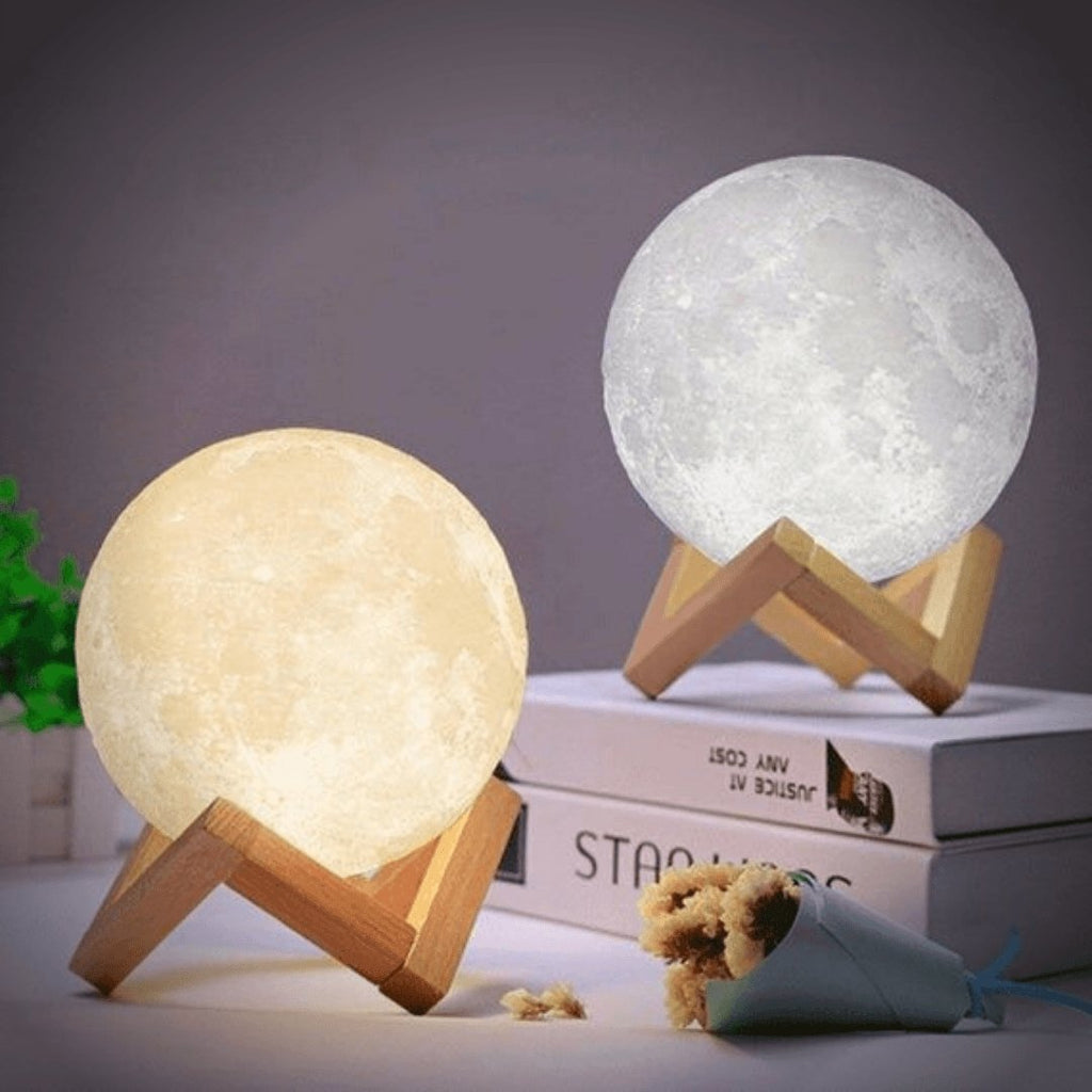 Dekoracyjna Lampa Księżyc 3D z Drewnianą Podstawką i Intuicyjnym Sterowaniem