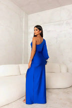Elegancka damska sukienka maxi na jedno ramię z drapowaniem na wesele
