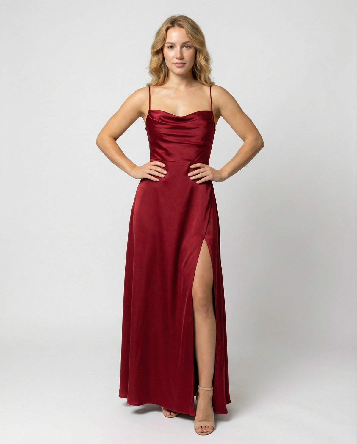 Elegancka, zwiewna sukienka maxi