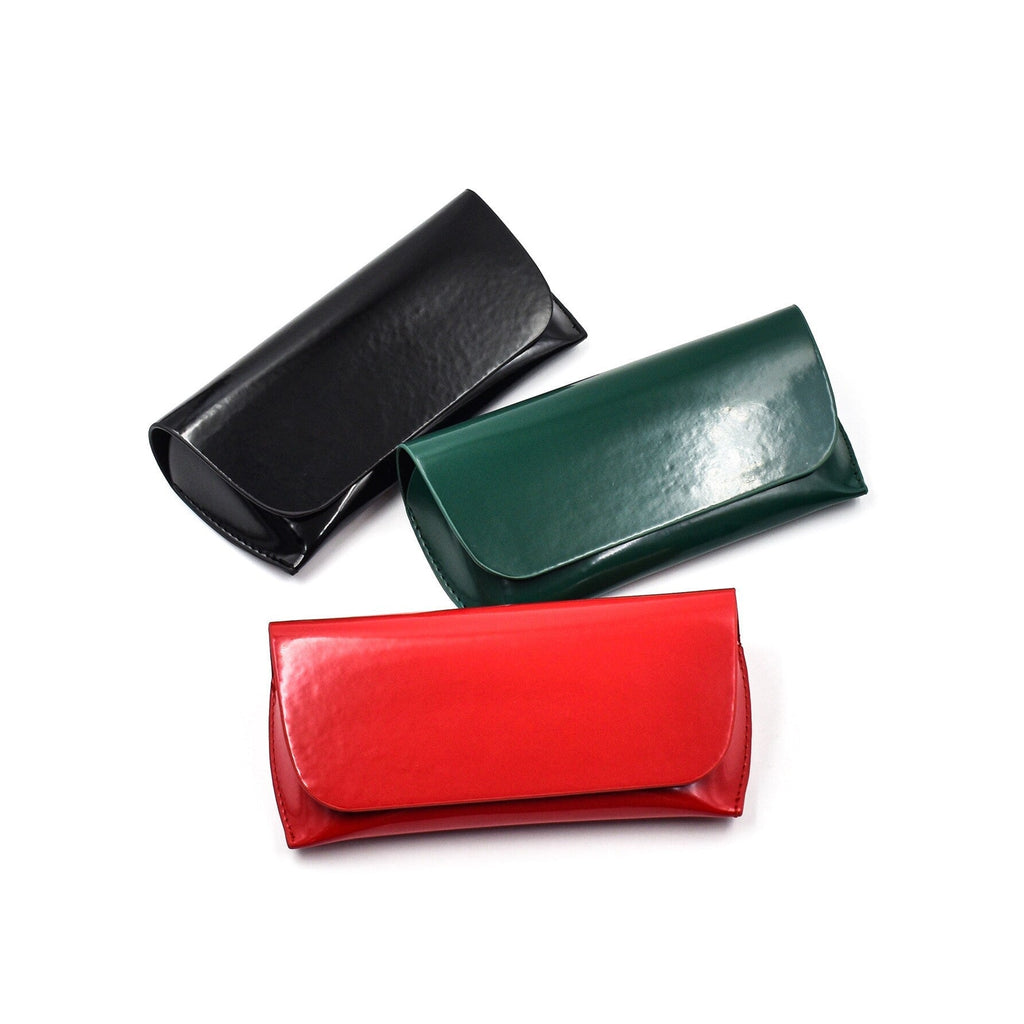 Eleganckie etui na okulary z lakierowanej skóry