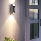 Funkcjonalna odporna na warunki atmosferyczne zakrzywiona zewnętrzna lampa ścienna LED