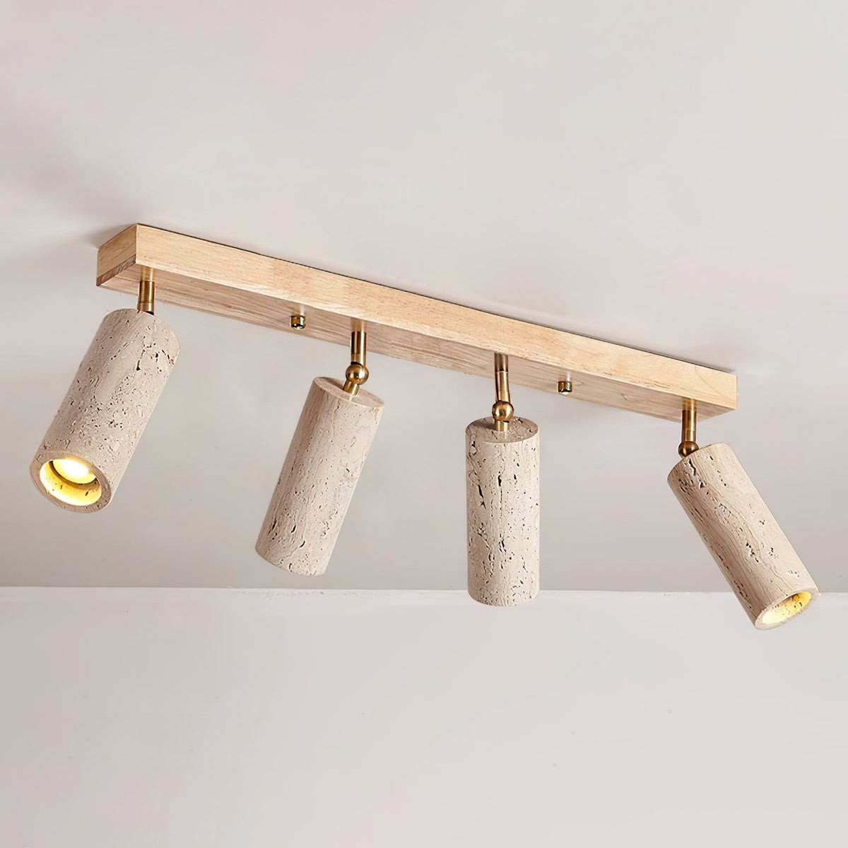 Industrialna lampa sufitowa z drewna i betonu z regulowanymi reflektorami