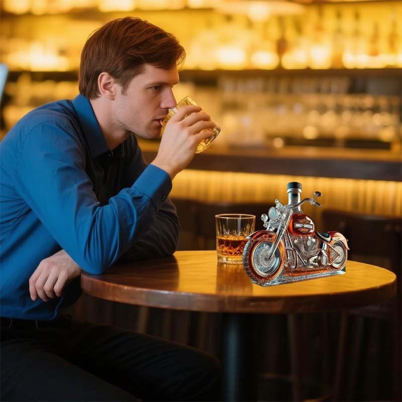 Karafka do Whisky w Kształcie Klasycznego Motocykla – Wyjątkowy Bar