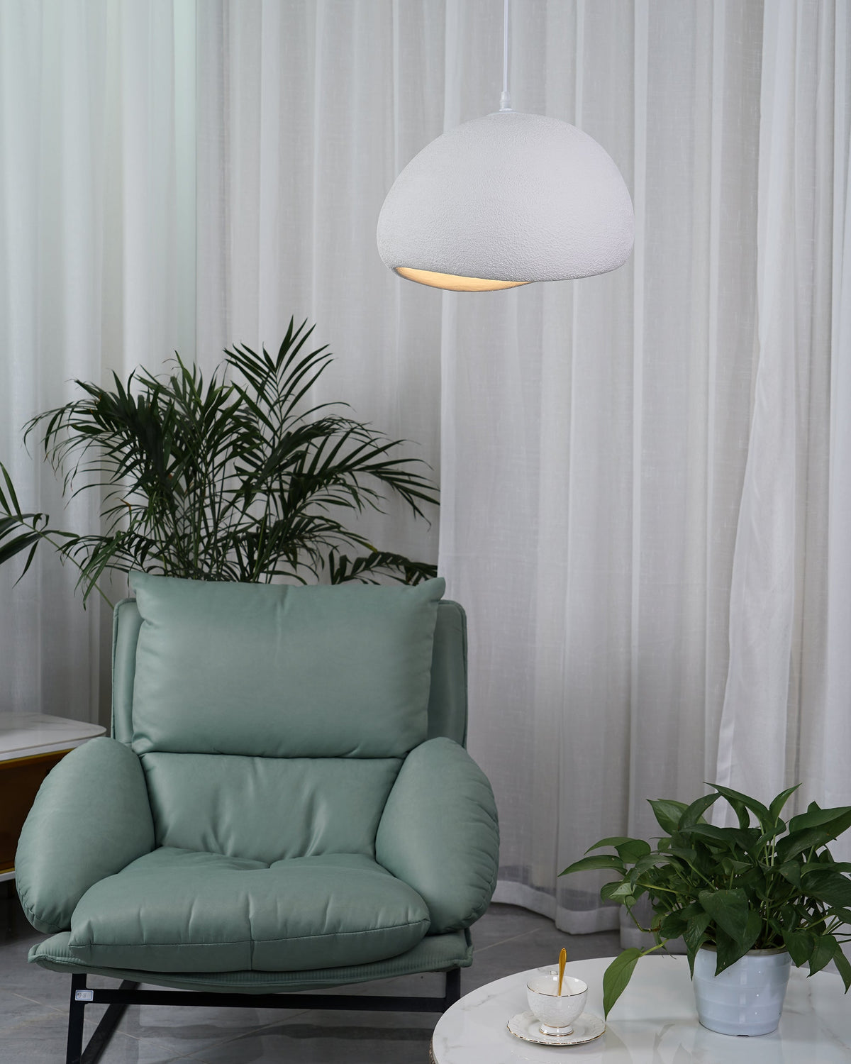 Lampa wisząca w kształcie chmury