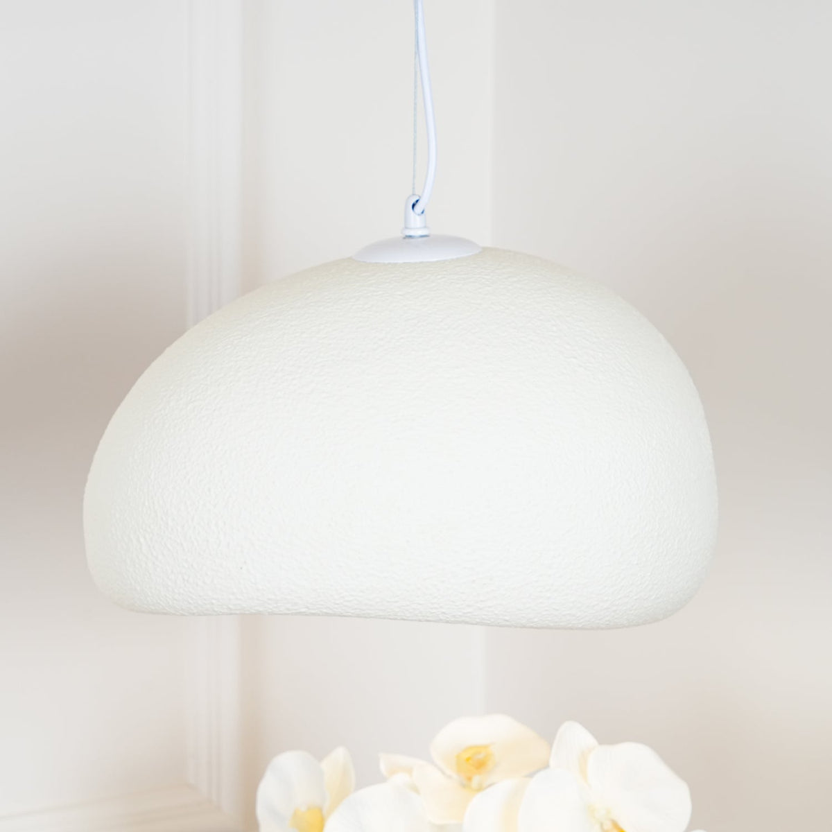 Lampa wisząca w kształcie chmury