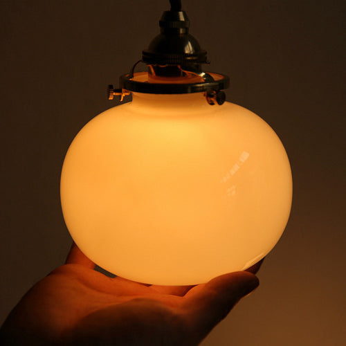 Klasyczna złota lampa wisząca ze szklanym kloszem E26, miedziana oprawa do salonu i jadalni