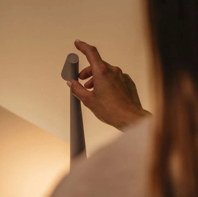 Ładowalna LED Lampa Stołowa Bezprzewodowe Ściemniane Światło do Wnętrz i na Zewnątrz