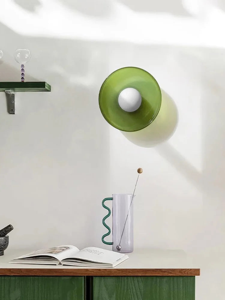 Lampa Ścienna Sufitowa – Eleganckie Oświetlenie do Wnętrz i na Balkon