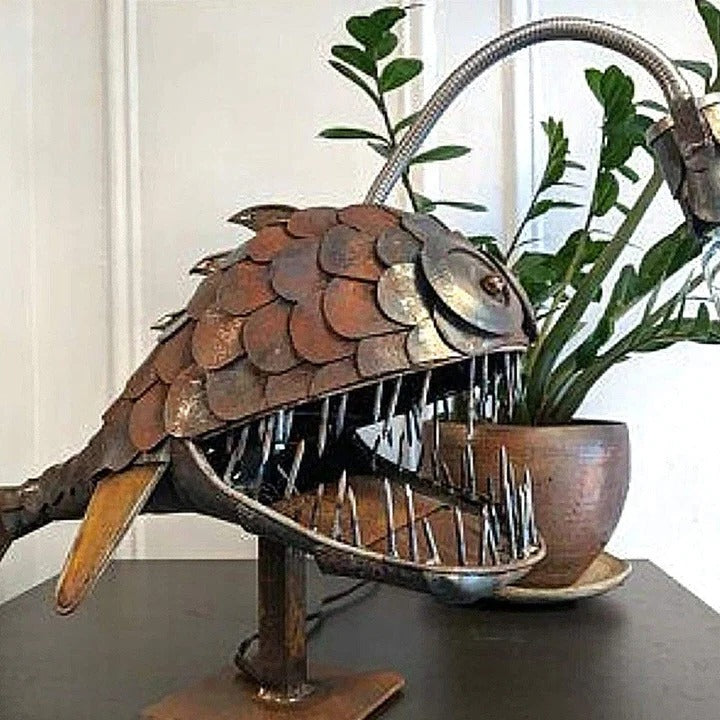 Lampa stołowa Anglerfish, wzór inspirowany głębinami morskimi, żarówka E27 w zestawie