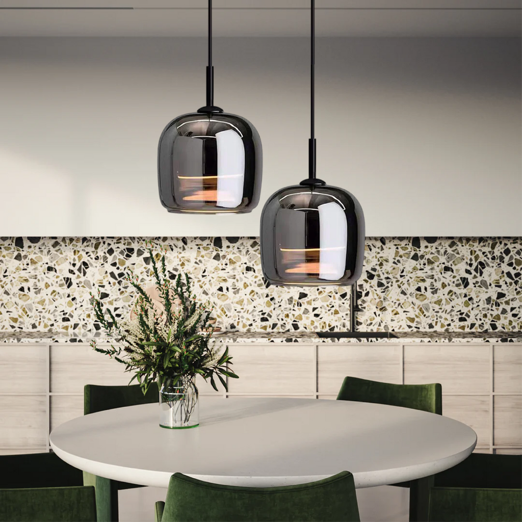 Lampa sufitowa wisząca czarne szkło styl nordycki nowoczesny dom