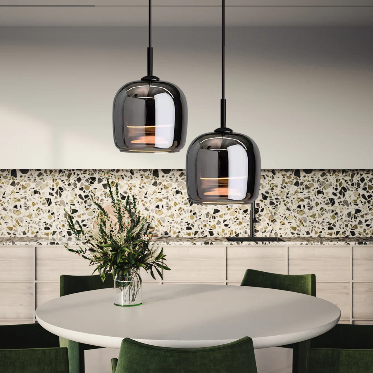 Lampa sufitowa wisząca czarne szkło styl nordycki nowoczesny dom