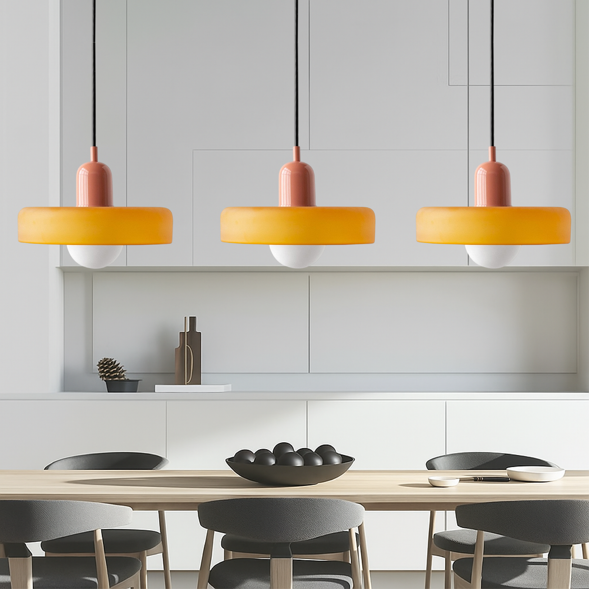 Lampa wisząca Bauhaus z 3 kloszami — kolorowe szkło, żarówki G9, ciepła biel