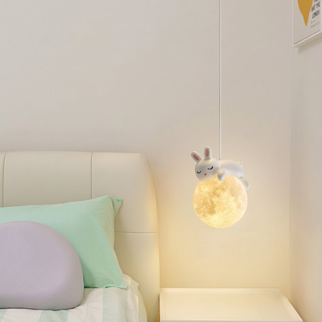 Lampa wisząca do pokoju dziecka - śpiący miś, klosz księżyc