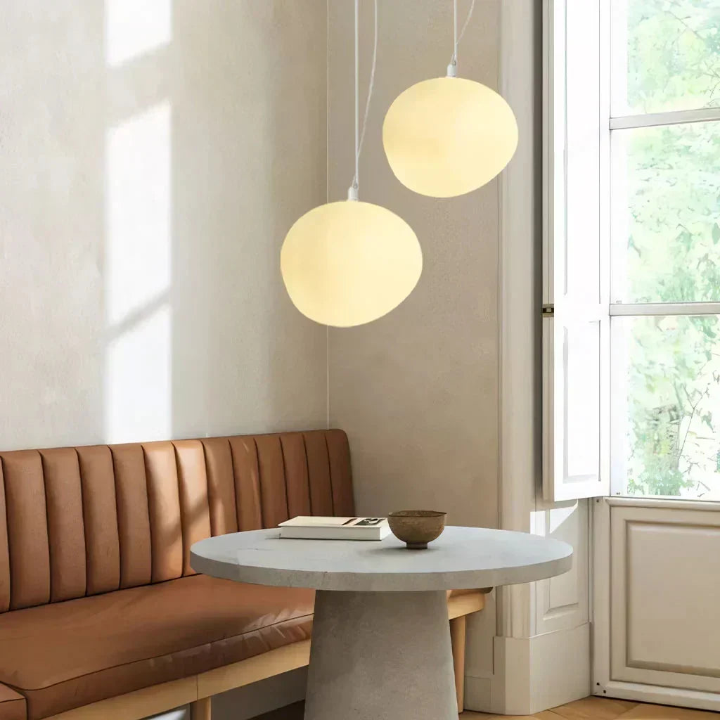 Lampa Wisząca Kamykowa z Matowego Szkła – Subtelne Światło do Salonu/Jadalni