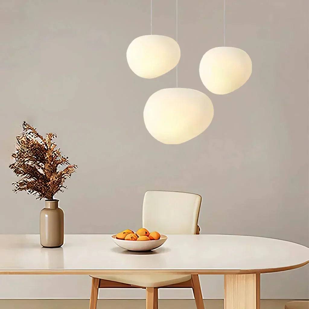 Lampa Wisząca Kamykowa z Matowego Szkła – Subtelne Światło do Salonu/Jadalni