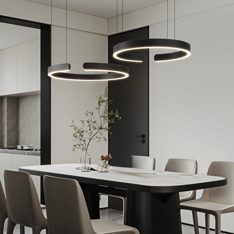 Lampa wisząca z pierścieniem LED do jadalni – nowoczesna oprawa sufitowa