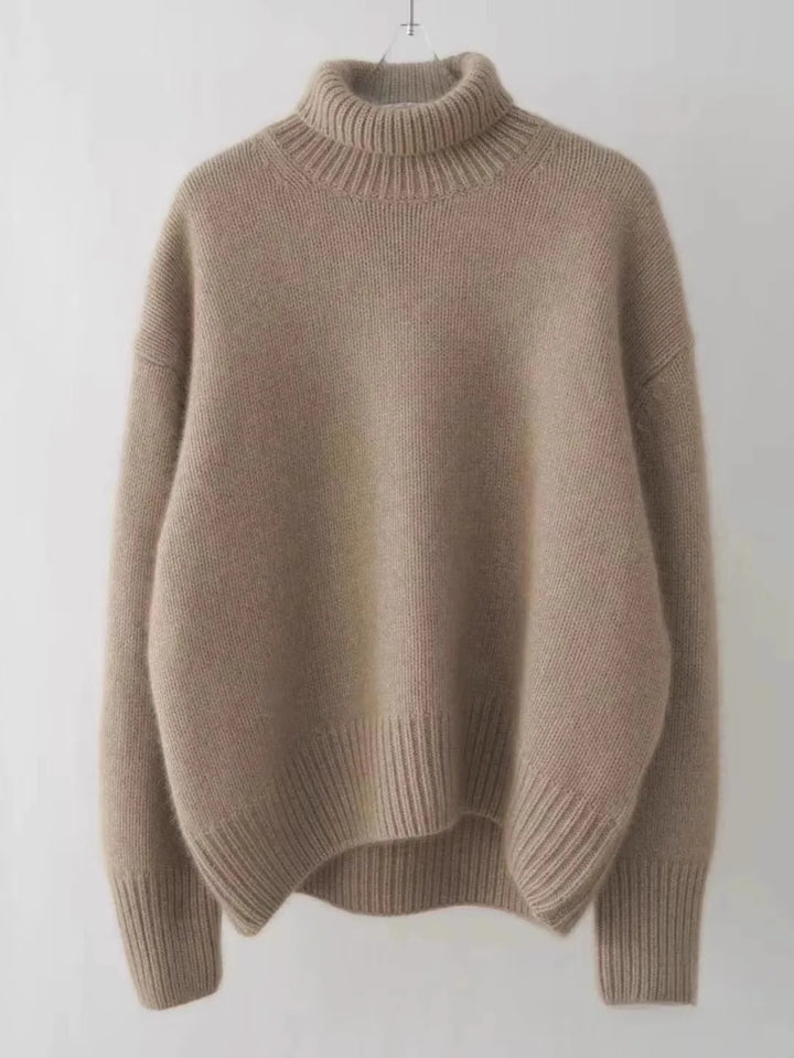 Damski cienki sweter wełniany z golfem