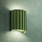 Minimalistyczna Lampa Ścienna Cylindryczny Żebrowany Design do Wnętrz