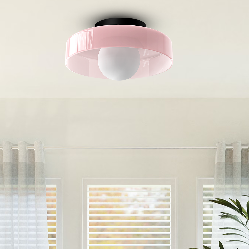 Minimalistyczna lampa wisząca z delikatnym światłem