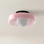 Minimalistyczna lampa wisząca z delikatnym światłem