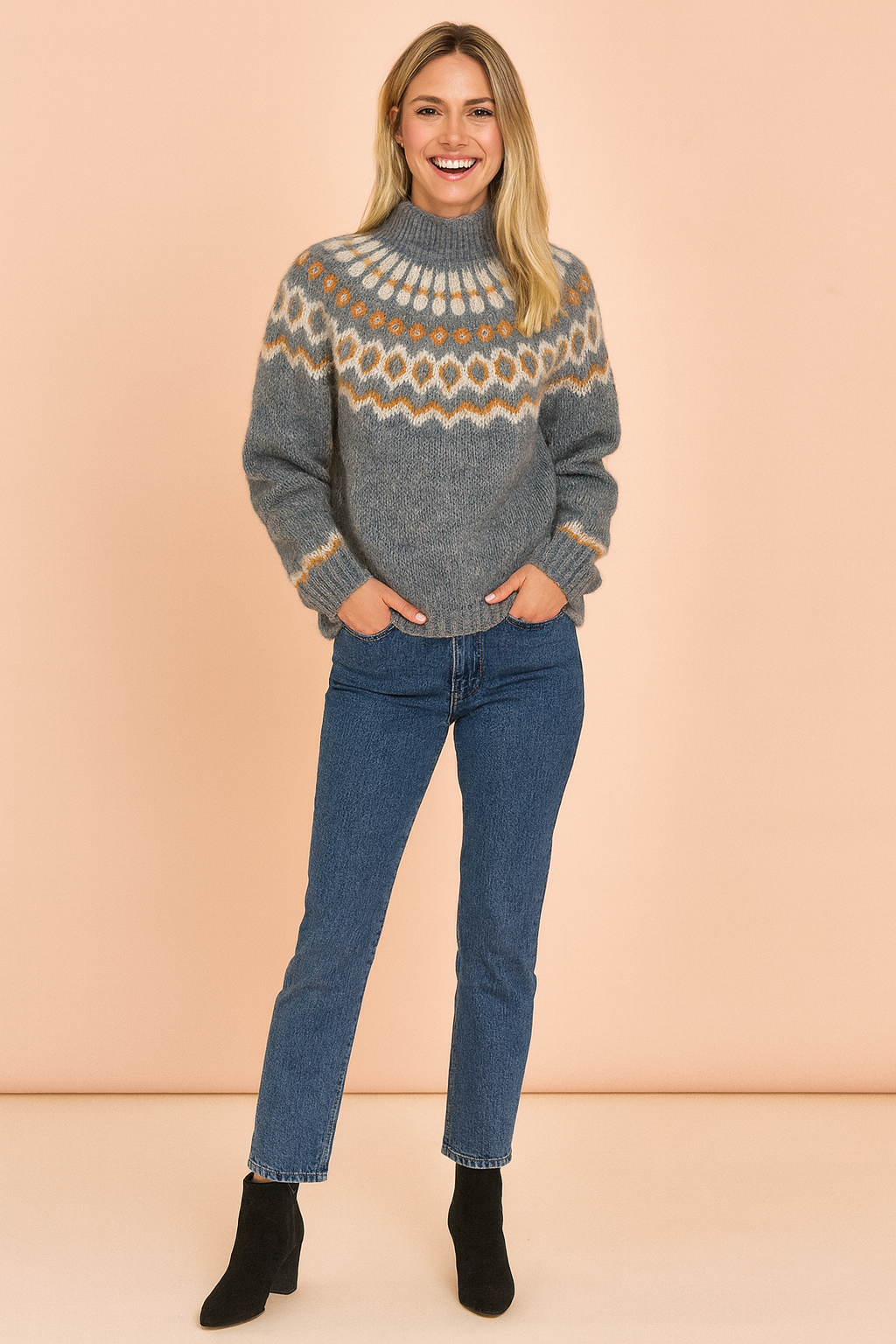 Natalia | Sweter z ozdobnym karczkiem