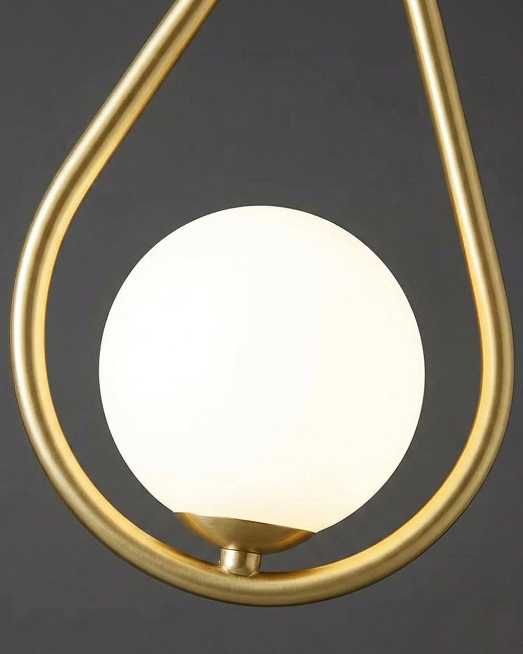 Nordycka lampa wisząca Drop w kształcie kropli ze szkła – minimalistyczne oświetlenie do jadalni i wyspy kuchennej