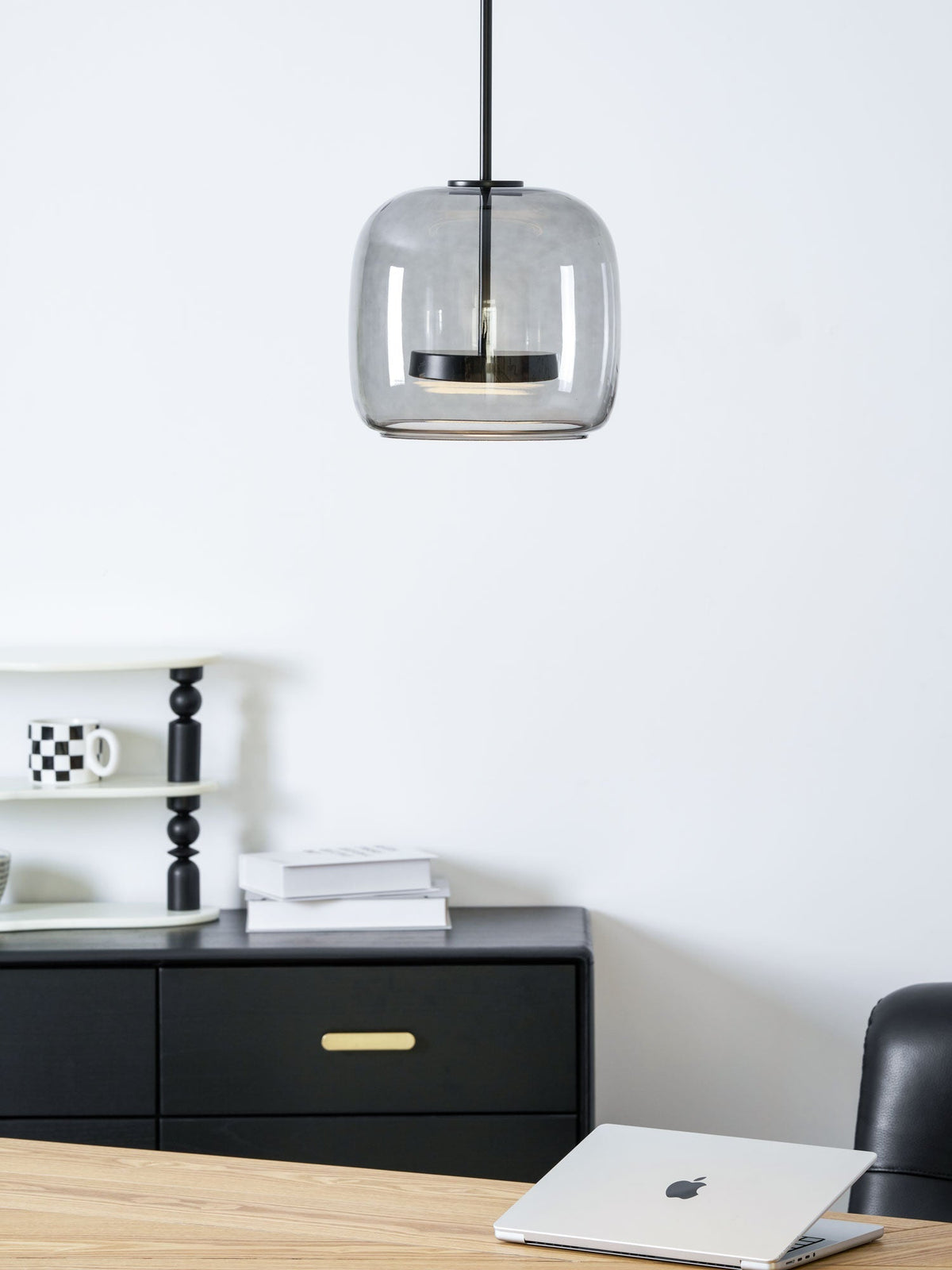 Nowoczesna nordycka lampa sufitowa wisząca czarne szkło styl