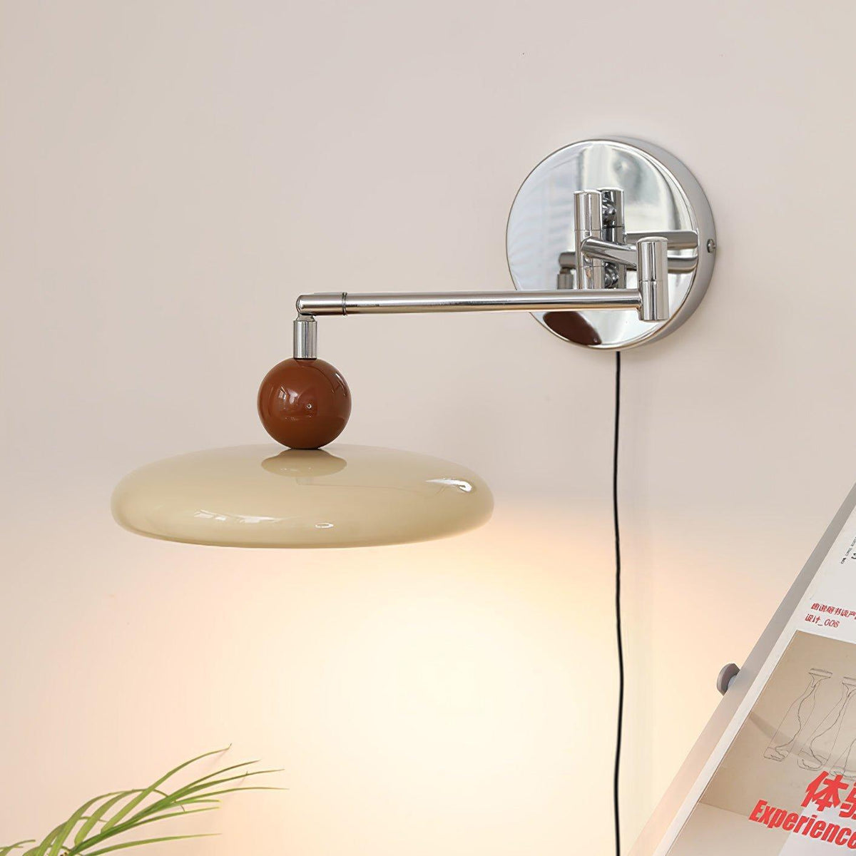 Okrągła lampa ścienna Lola ze zintegrowaną diodą LED do użytku wewnętrznego