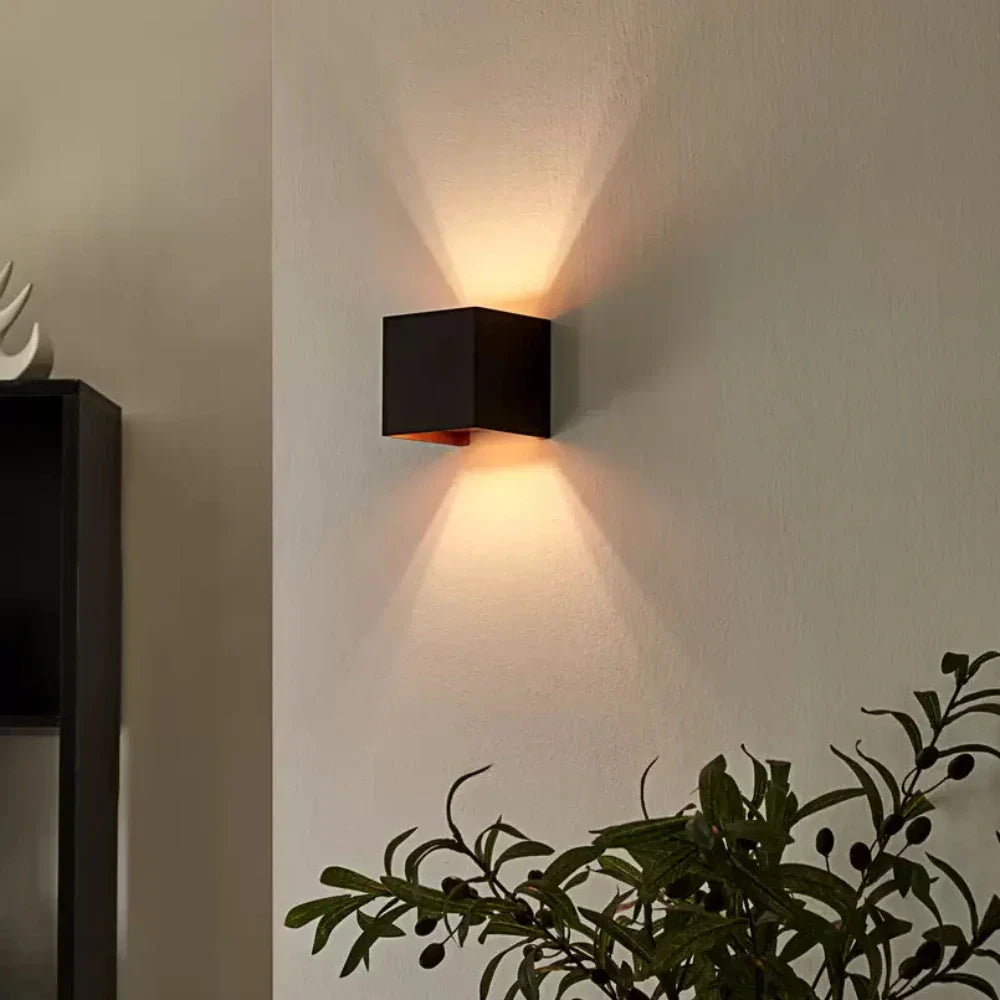 Ozdobna regulowana lampa ścienna – Idealna do użytku wewnątrz i na zewnątrz