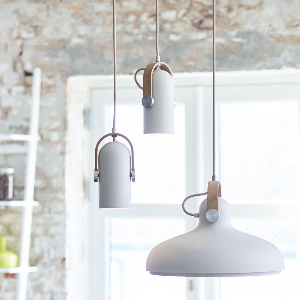 Przemysłowa lampa wisząca w stylu „cannon” do wnętrz typu loft