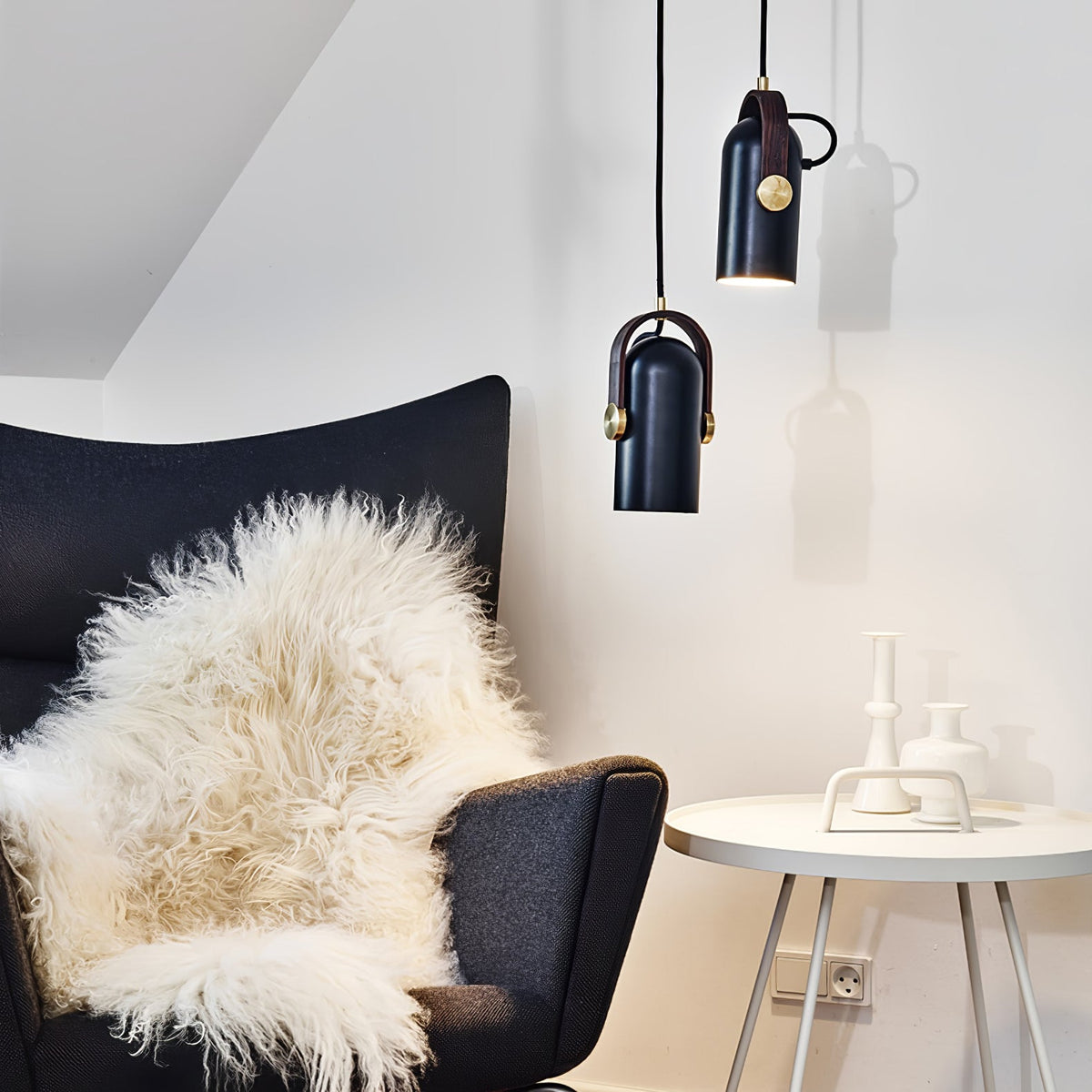 Przemysłowa lampa wisząca w stylu „cannon” do wnętrz typu loft