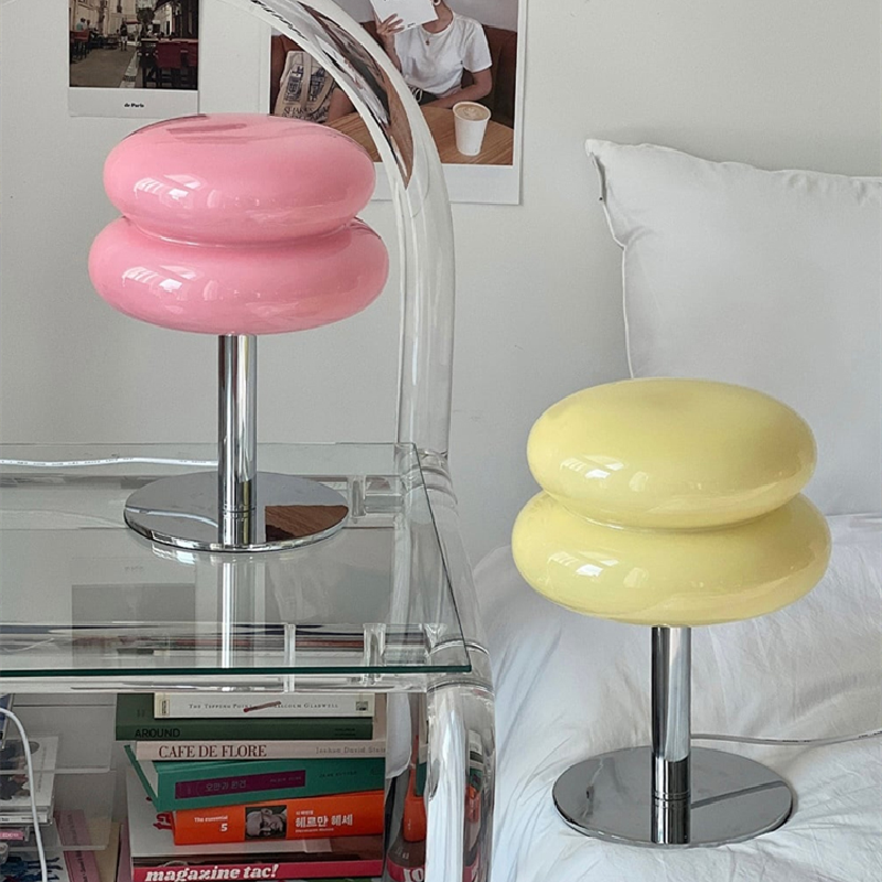 Retro włoska miękka szklana LED lampa stołowa zapewniająca spokojną i relaksującą atmosferę
