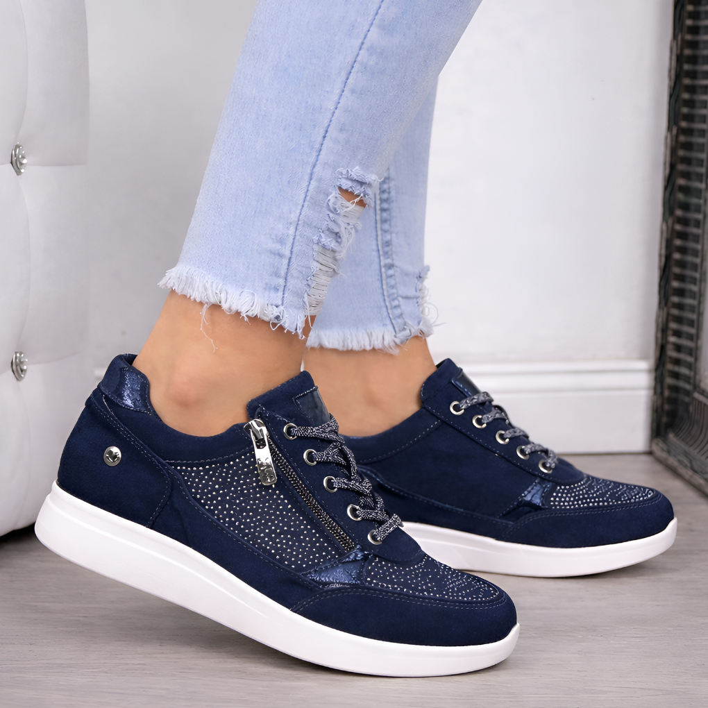 Sneakersy zamszowe z ćwiekami i wsparciem ortopedycznym