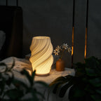 Stylowa lampa stołowa wave creast LED do nowoczesnych wnętrz