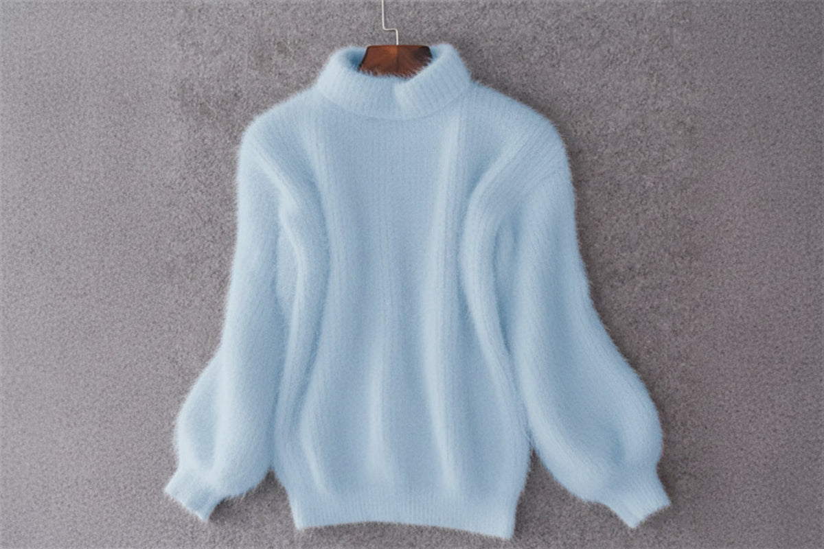 Moherowy sweter z golfem