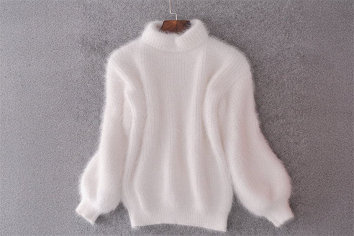 Moherowy sweter z golfem