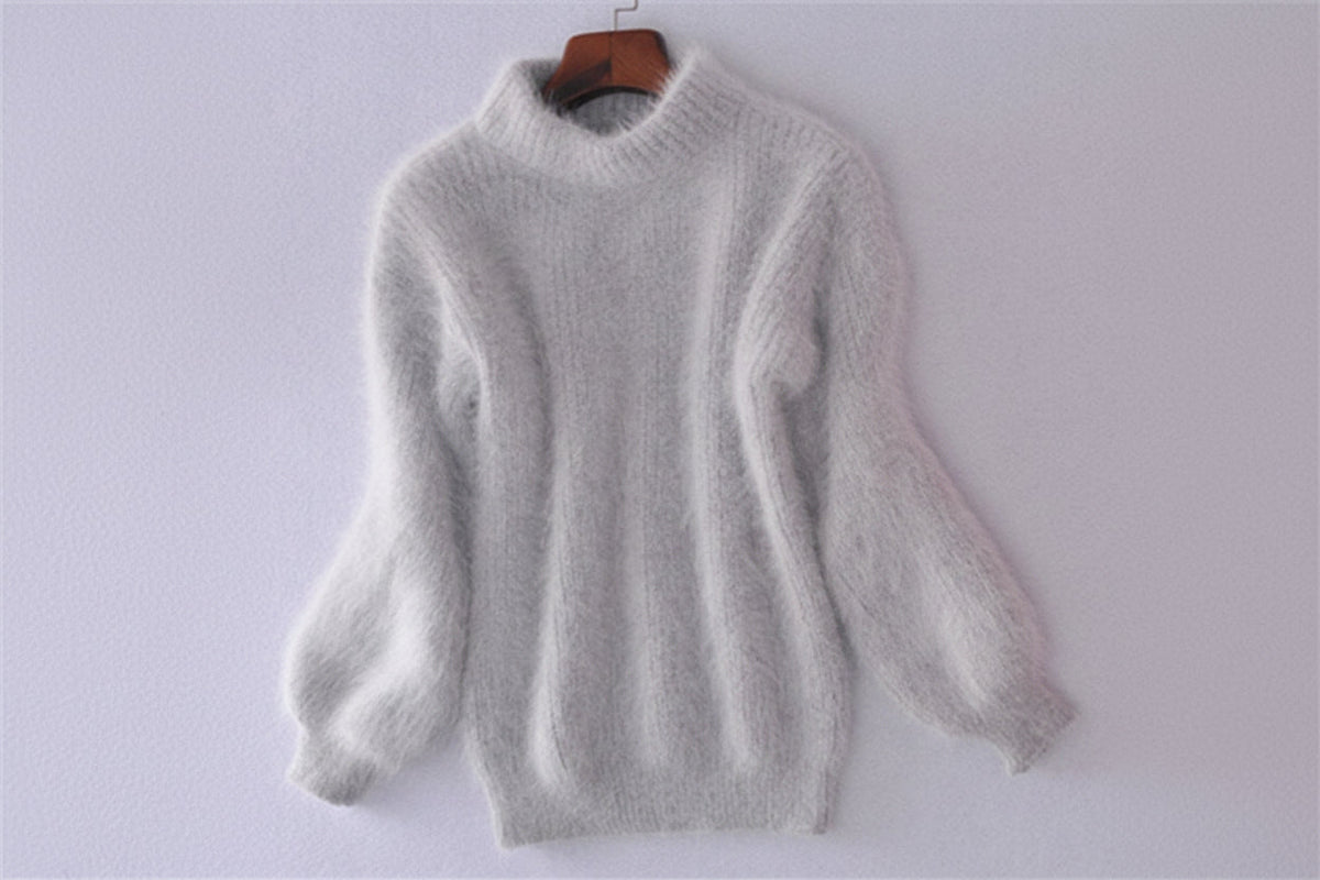 Moherowy sweter z golfem