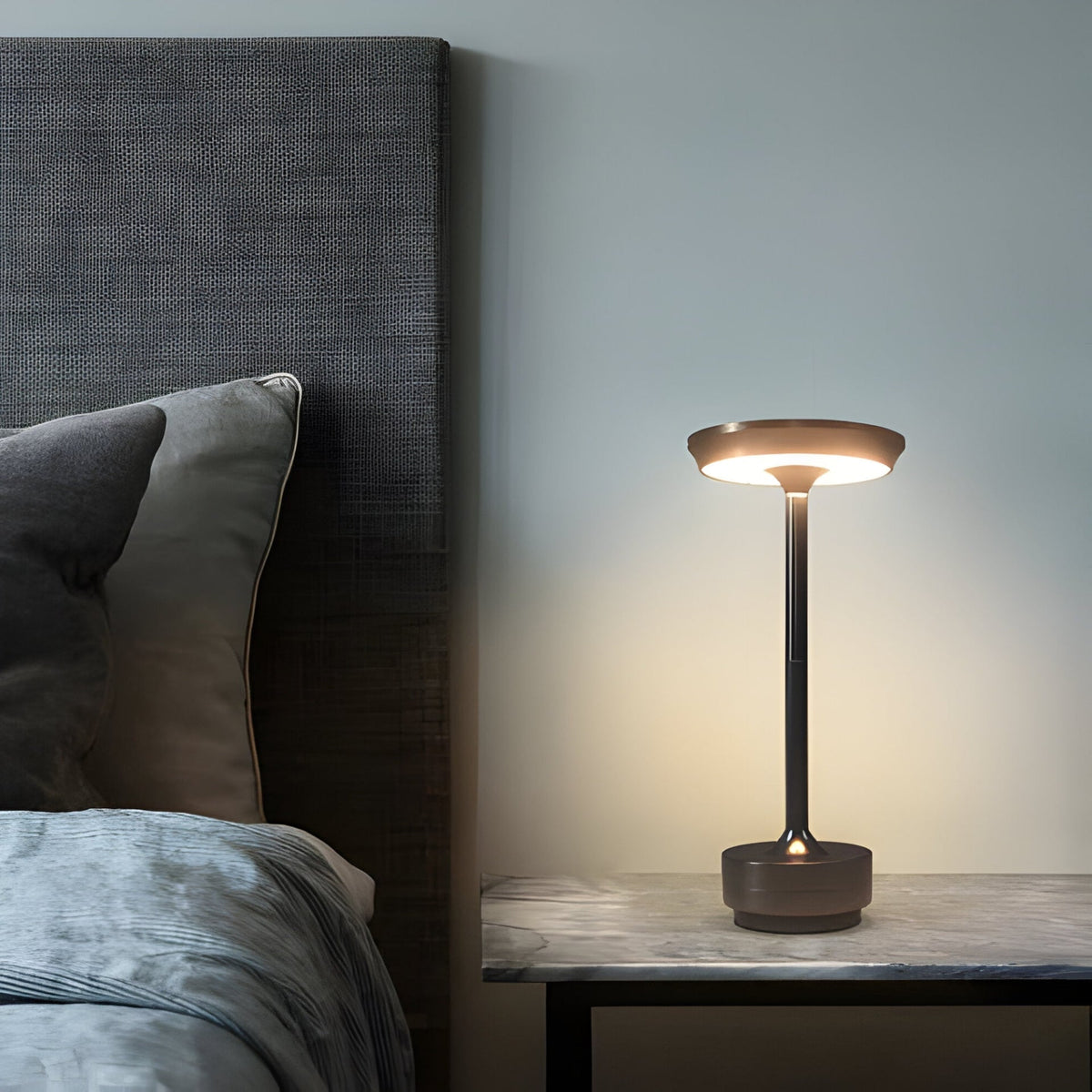 Lampa stołowa GlowVault | Bezprzewodowa, ściemnialna, smukła