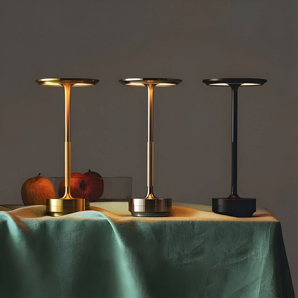 Lampa stołowa GlowVault | Bezprzewodowa, ściemnialna, smukła
