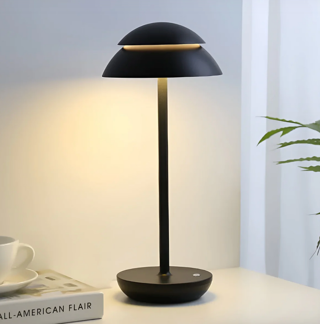 Lampa stołowa LumaShroom w kształcie grzybka, ściemniana dotykiem