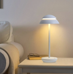 Lampa stołowa LumaShroom w kształcie grzybka, ściemniana dotykiem