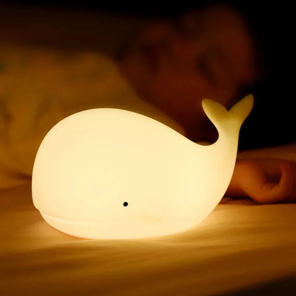 Uspokajająca lampka nocna LED Whale z ciepłym światłem