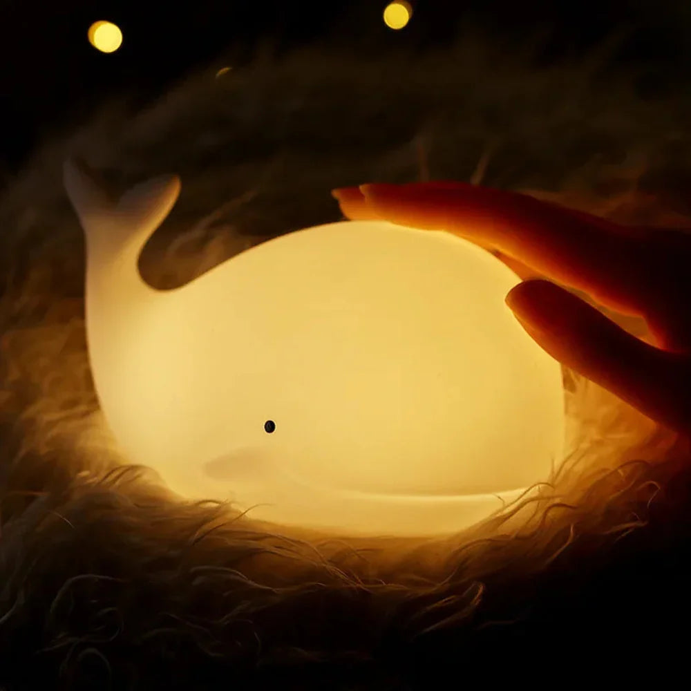 Uspokajająca lampka nocna LED Whale z ciepłym światłem
