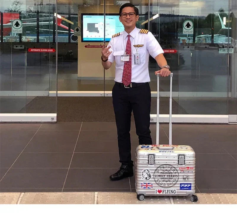 Walizka twarda Monaco ze stopu aluminium i magnezu z kółkami obrotowymi 360°